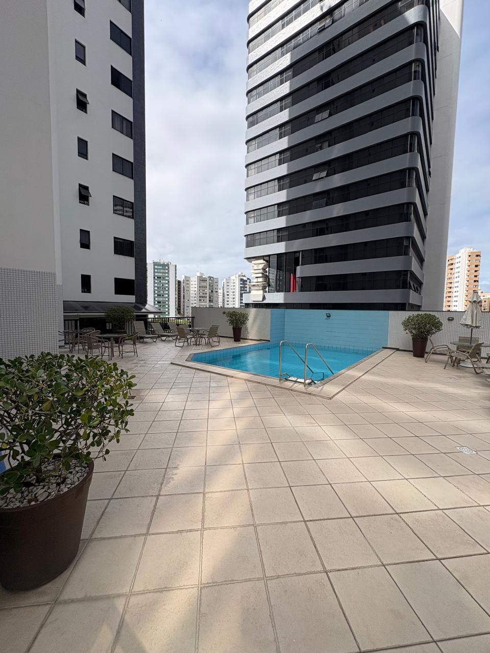 ALUGO APTO - ITAIGARA - Apartamento 1/4 - Sala - Cozinha - 01 banheiro - 60 m2 - Varada - Andar alto - 01 vaga EXCELENTE LOCALIZAÇÃO - Condomínio com Infraestrutura
